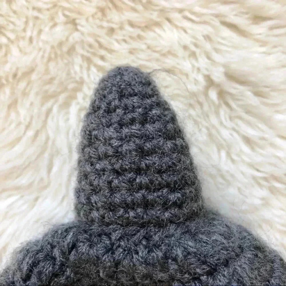 Toddler Shark Winter  Hat Size 2 Years - Picture 6 of 8